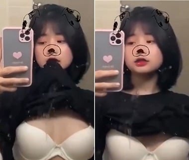 Sinh viên nhí nhảnh có vòng một nhỏ nhắn nhưng thích phô trương